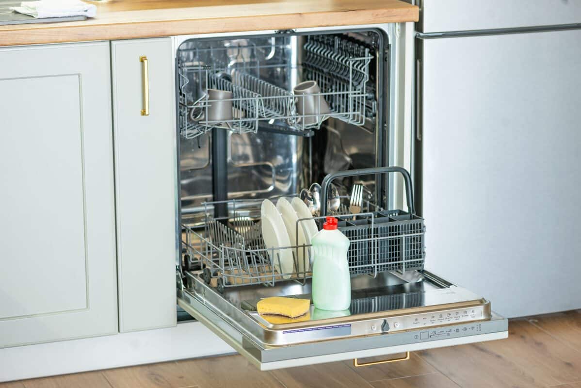 Catch up Top 10 Quietest Dishwasher Dba: Reviews & Comparison 2021 1 how to clean the dishwasher 1900465 02 0f00391e72d54b0597dacd8662f85bc8