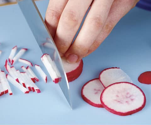 051130091 01 how to julienne radishes xlg