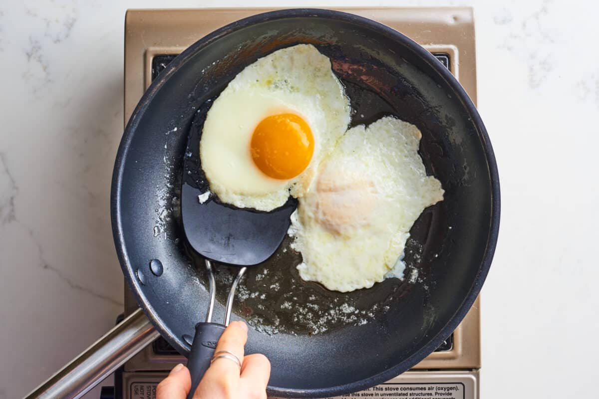 Best pan for eggs over easy