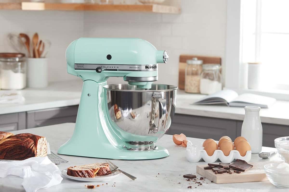 kitchenaid stand mixer lifestyle 1