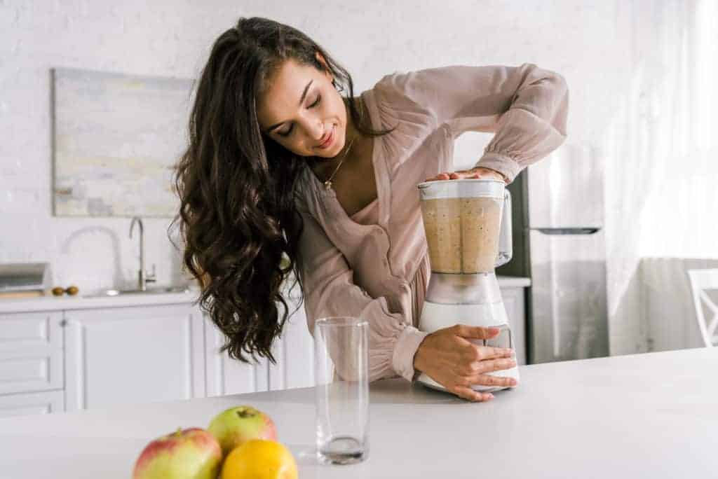 Quietest Personal Blender - Ideal Kitchen Utensils For Housewives 3 quiet blenders feature 1024x684 1