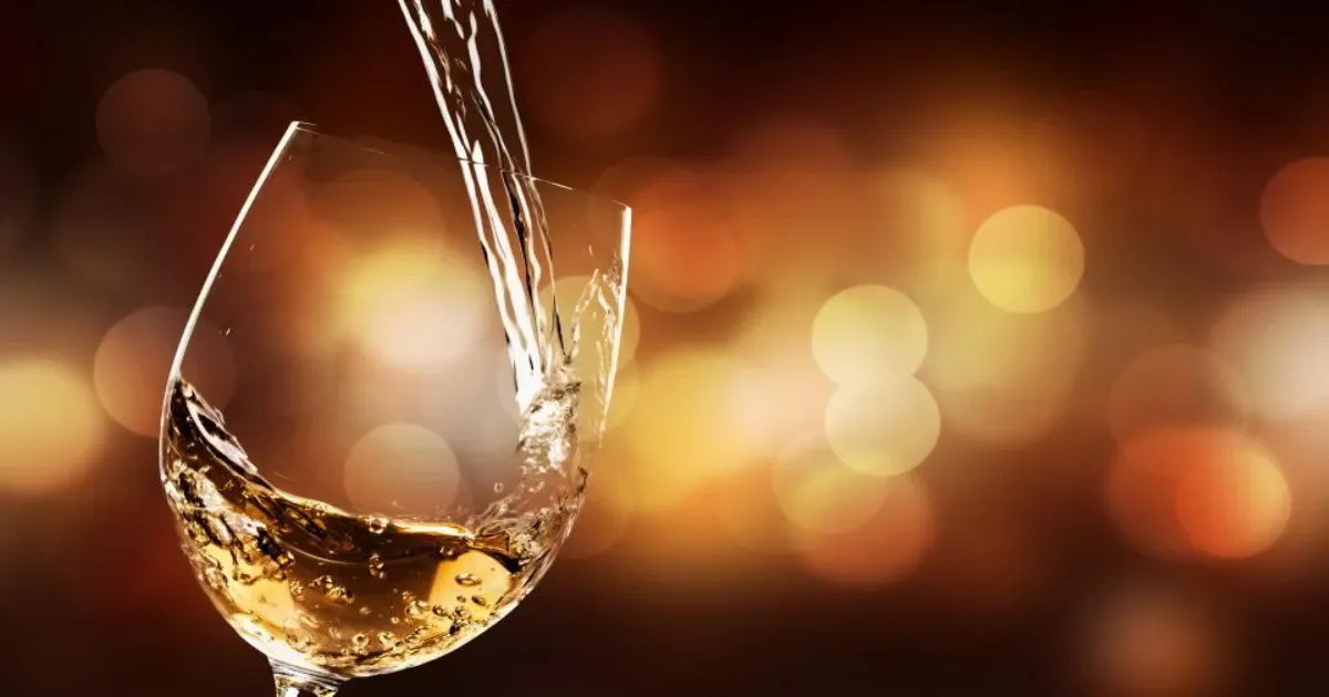 Best Semi Sweet White Wine For Christmas Parties And New Year's Eve Celebrations 21 Best Semi Sweet White Wine