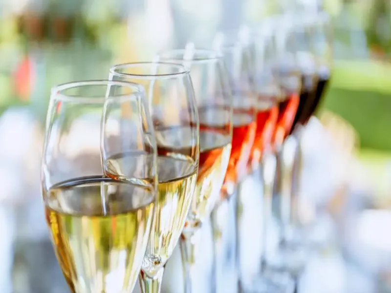 Best Semi Sweet White Wine For Christmas Parties And New Year's Eve Celebrations 9 Best Semi Sweet White Wine