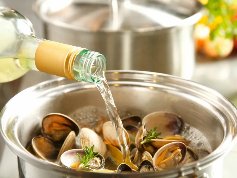 Best Semi Sweet White Wine For Christmas Parties And New Year's Eve Celebrations 3 Best Semi Sweet White Wine